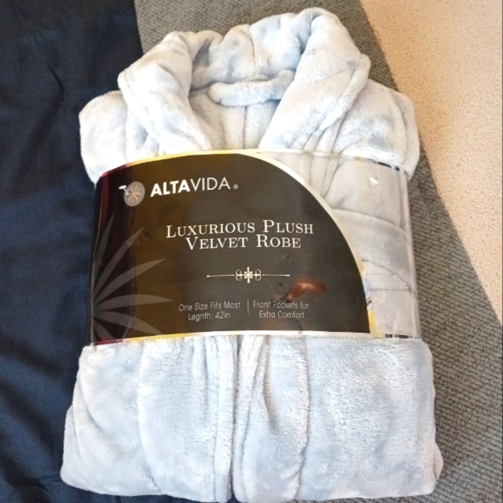 ALTAVIDA Blue His/Her 42" One Size Fits Most Lux Robe